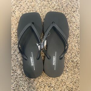 NWT Old Navy Black Rubber Square Toe Flip Flops with Textured Footbed
